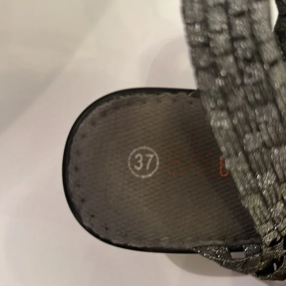 Bernie Mev size 37 sandals. - Picture 4 of 7